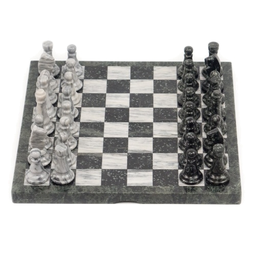Шахматы из мрамора и змеевика 44х44 см