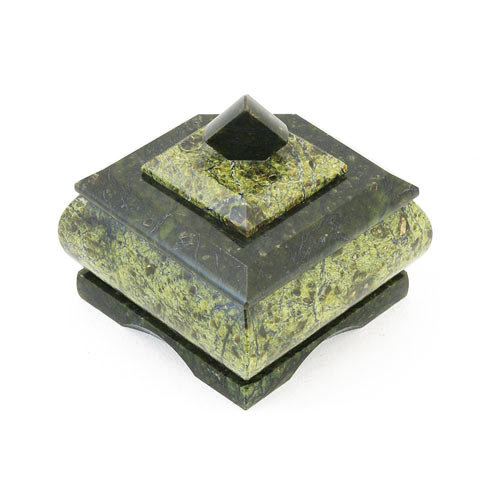 Шкатулка пятиугольная малая камень змеевик 110х90х70 мм