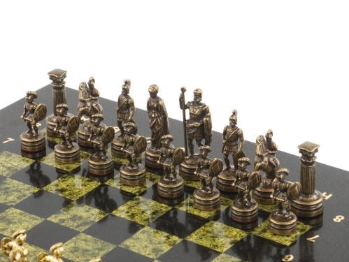 Шахматы "Римляне" из змеевика 28х28 см