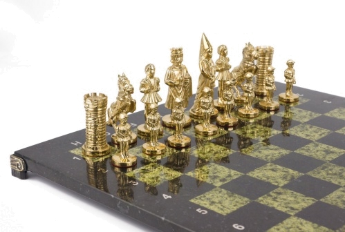 Шахматы "Камелот" из бронзы и змеевика 40х40 см