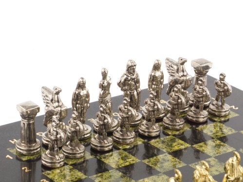Шахматы из змеевика "Спартанцы" 28х28 см