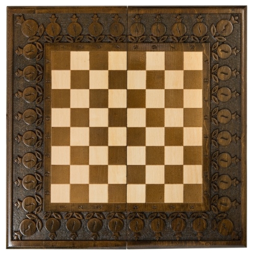 Подарочные шахматы и нарды (2 в 1) с гранатами. 50х50 см. Армения (Haleyan)
