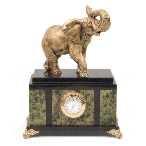 Часы "Слон" змеевик статуэтка мрамолит 170х100х220 мм 2100 гр.