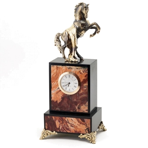 Часы "Конь с попоной" камень яшма 130х110х320 мм 3600 гр.