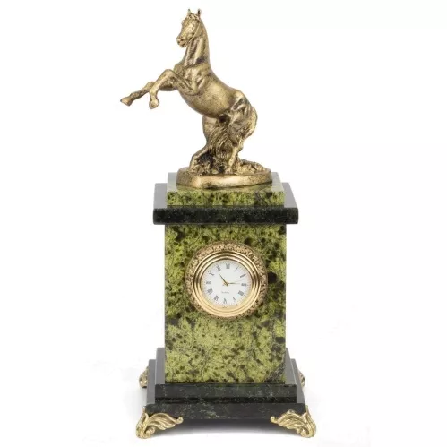 Часы "Вздыбленный конь" змеевик статуэтка мрамолит 105х105х250 мм 1500 гр.