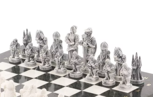 Шахматы из мрамора и змеевика "Средневековье" 40х40 см